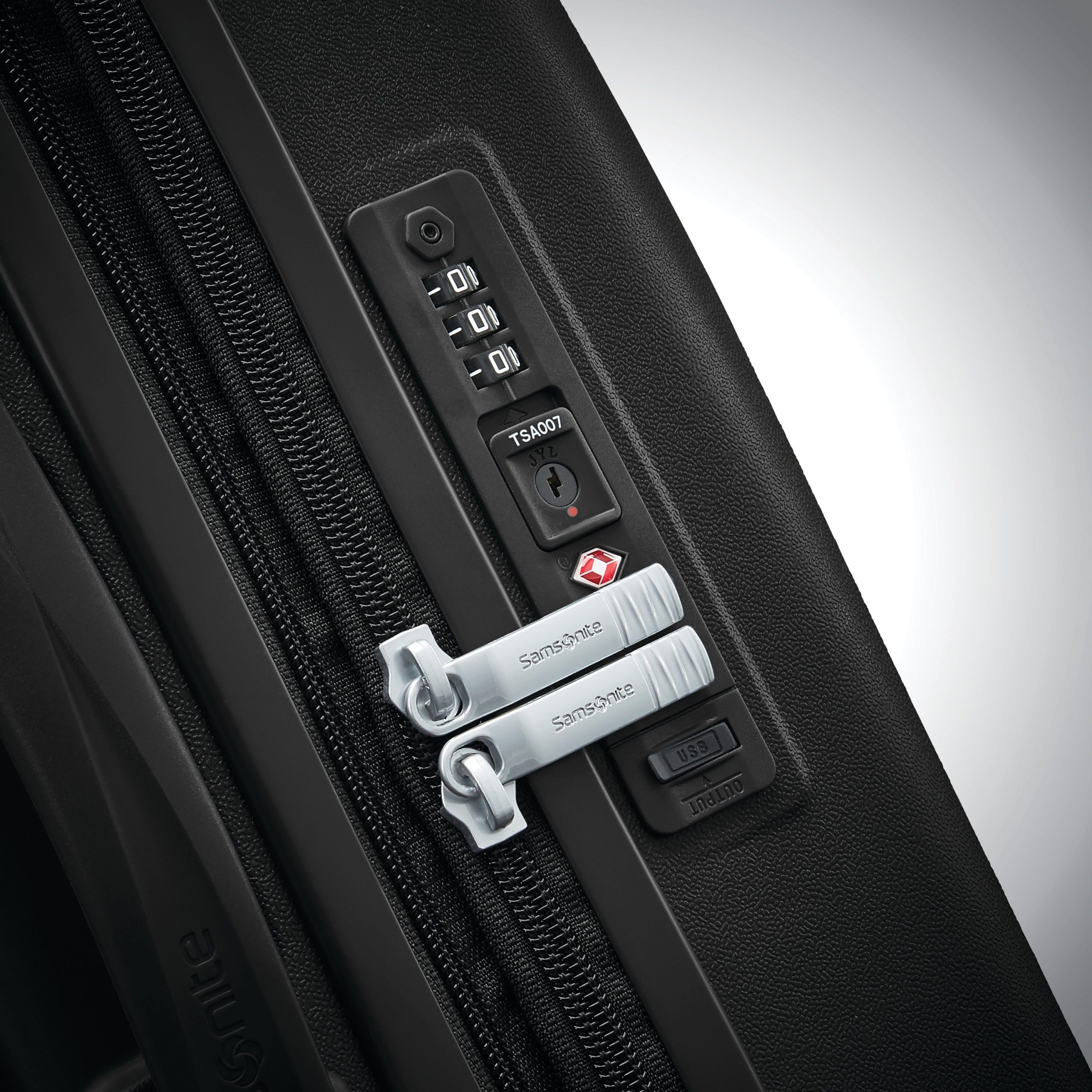 Voltage DLX Global Carry-On Spinner Black - Image 6