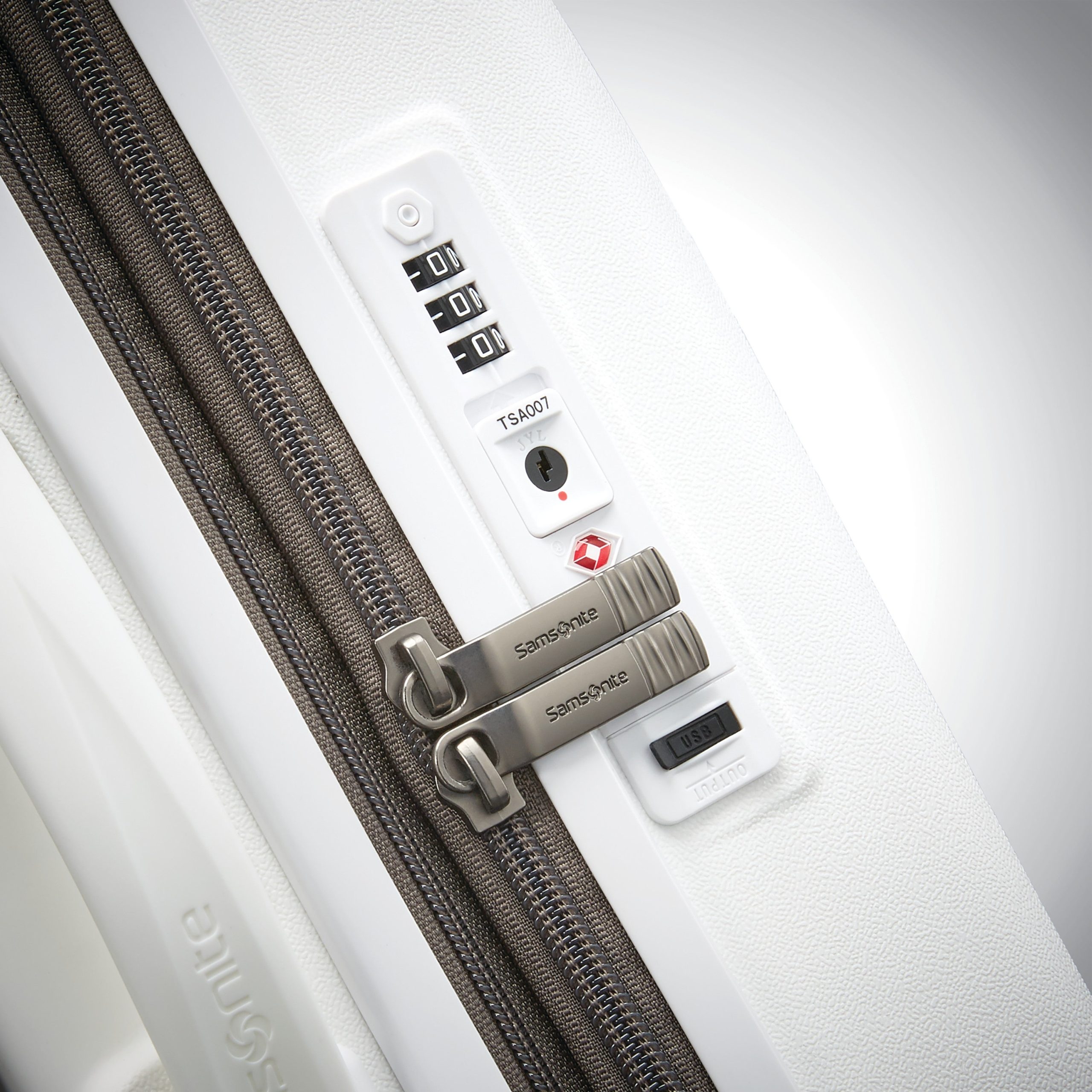 Voltage DLX Global Carry-On Spinner White - Image 6