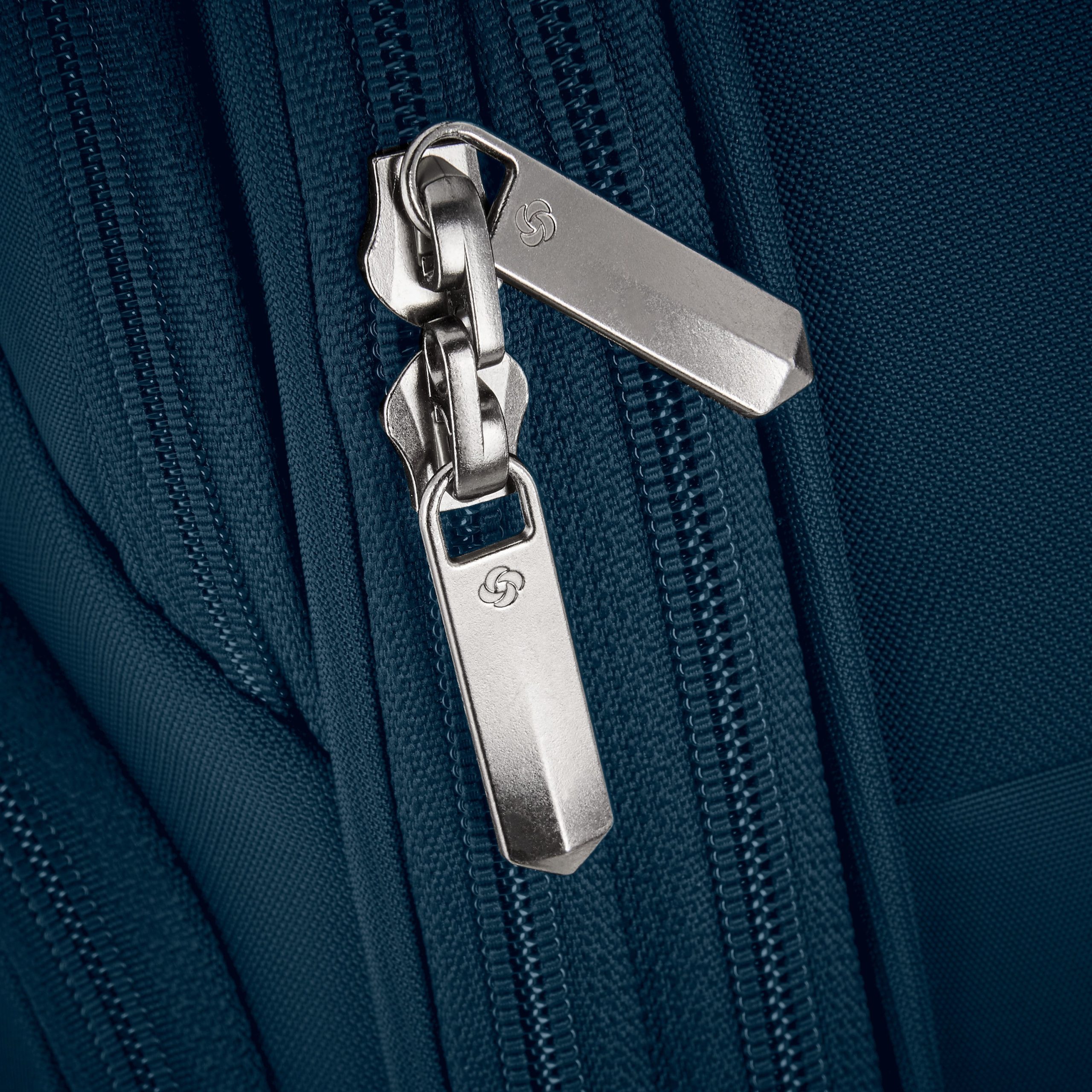 Theorym Softside Global Carry-On Spinner Emerald Teal - Image 6