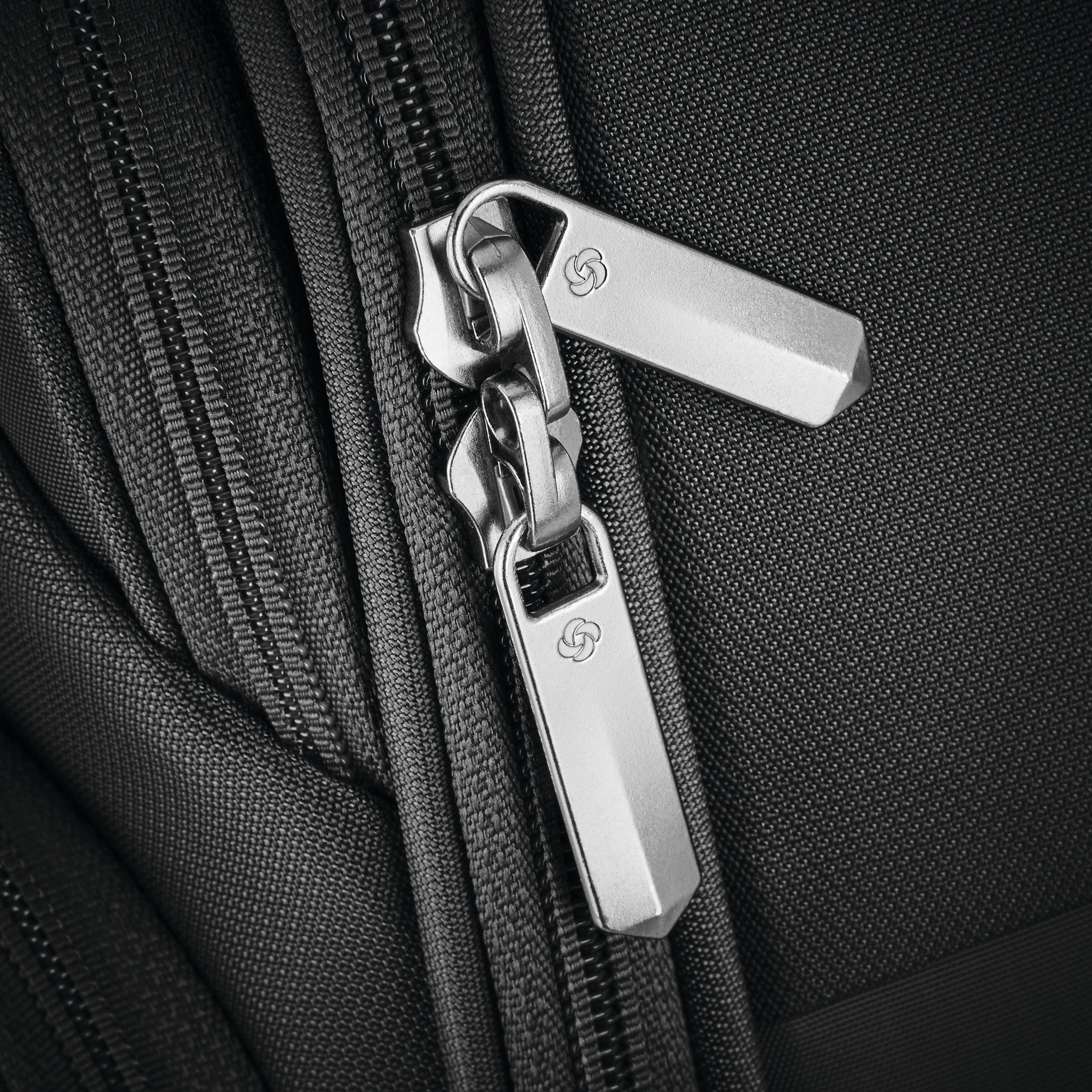 Theorym Softside Large Spinner Black - Image 10