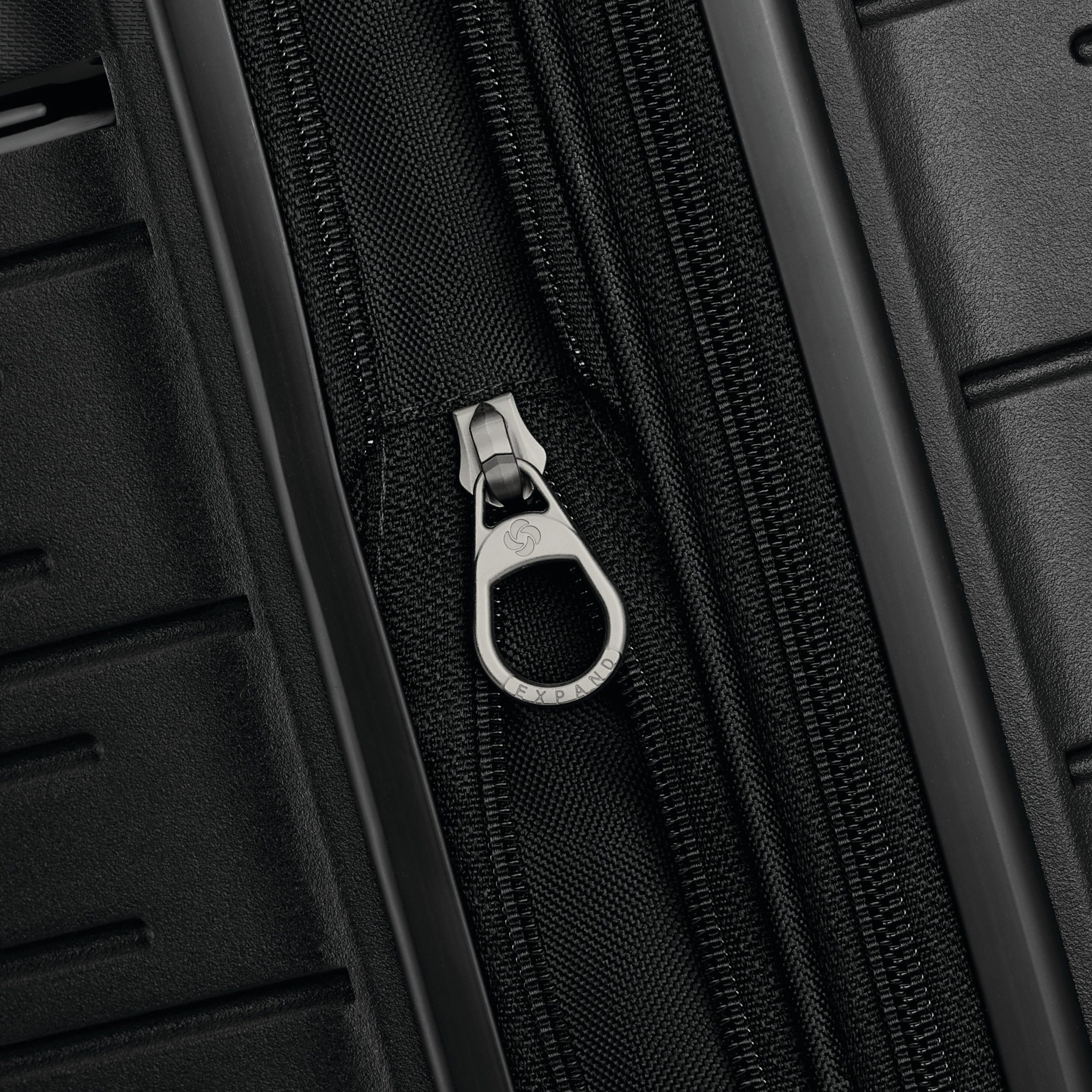 Elevation™ Plus Hardside Medium Glider™ Triple Black - Image 9