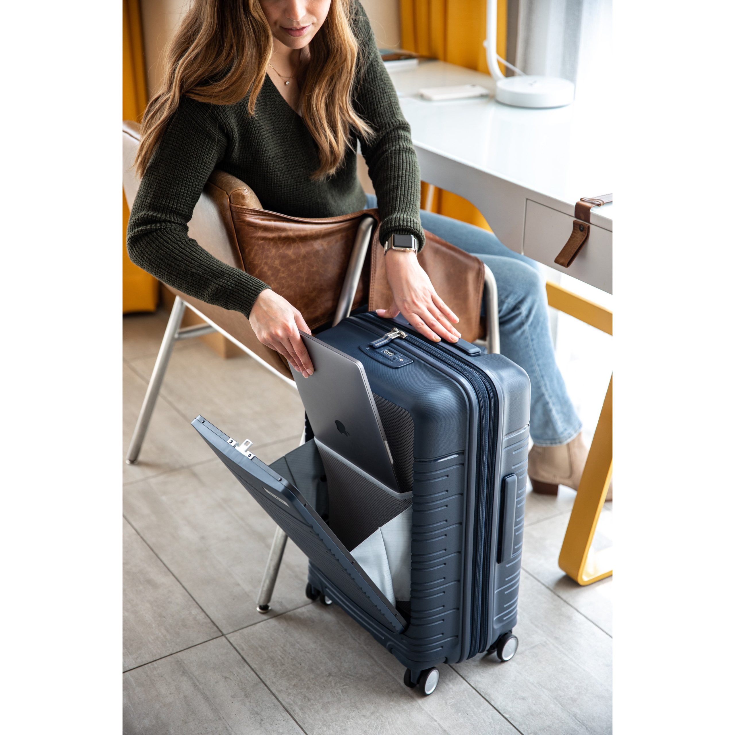 Elevation™ Plus Hardside Global Carry-On Spinner Midnight Blue - Image 2