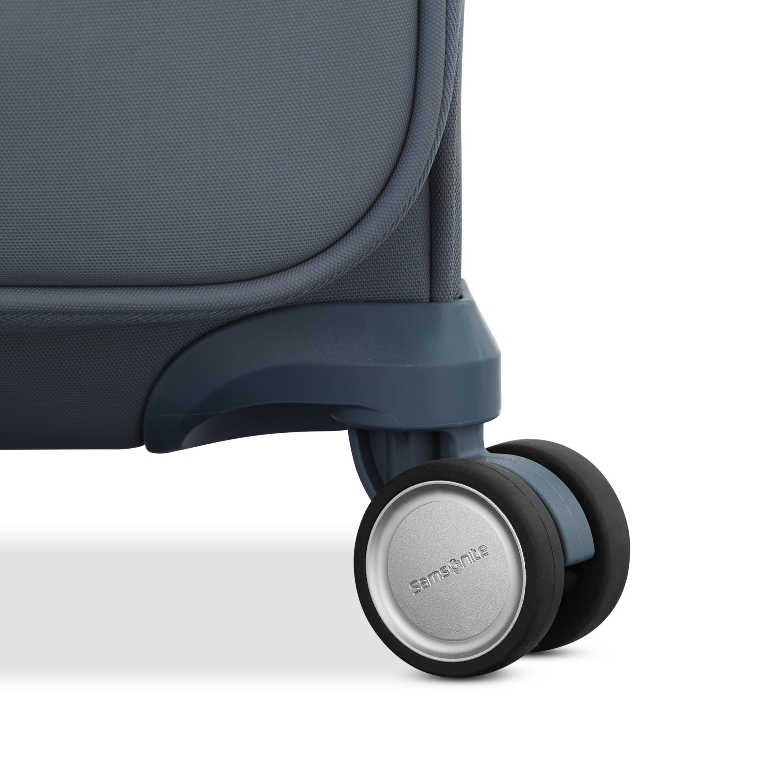 Elevation™ Plus Softside Large Spinner Cypress Green - Image 10