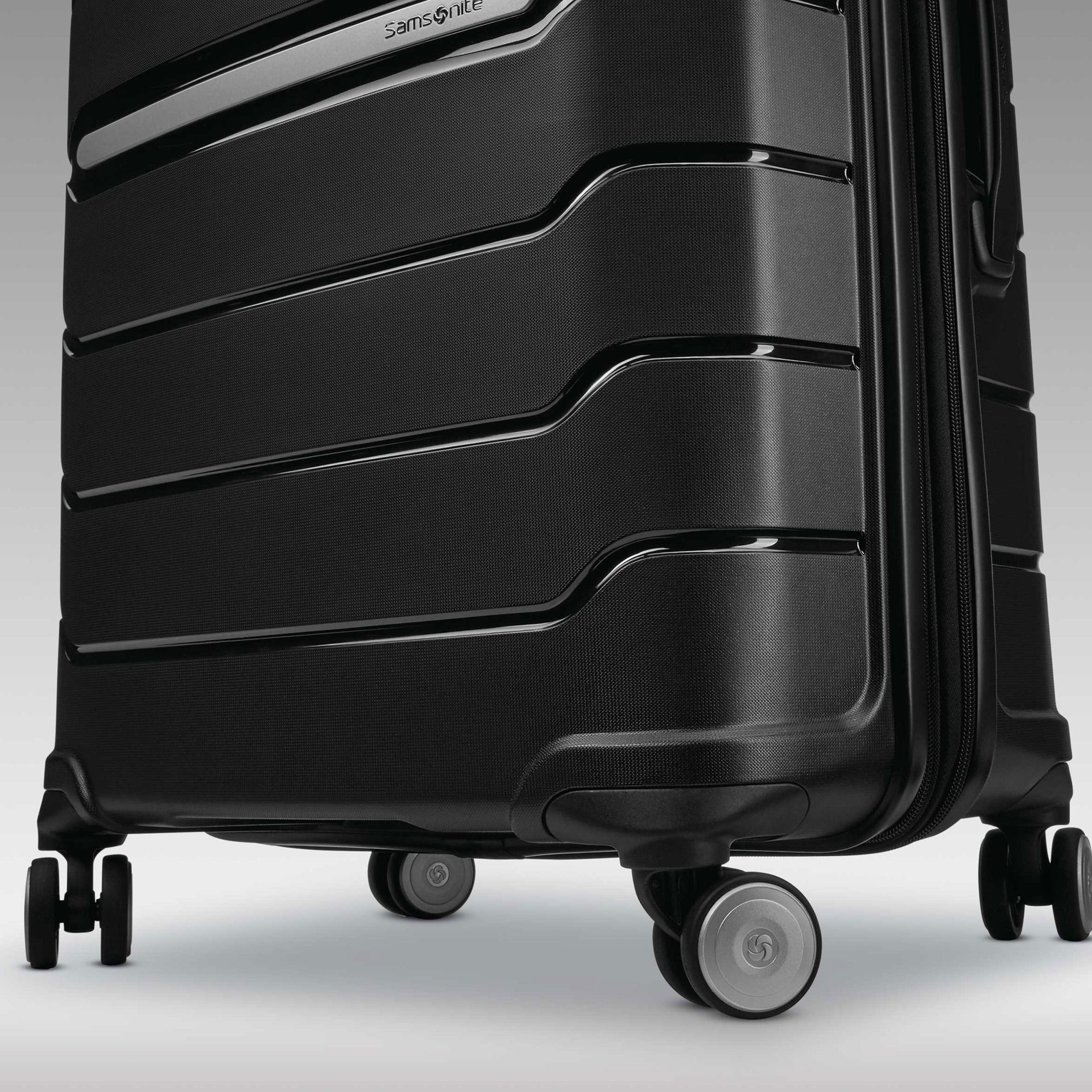 Freeform Carry-On Spinner Black - Image 7