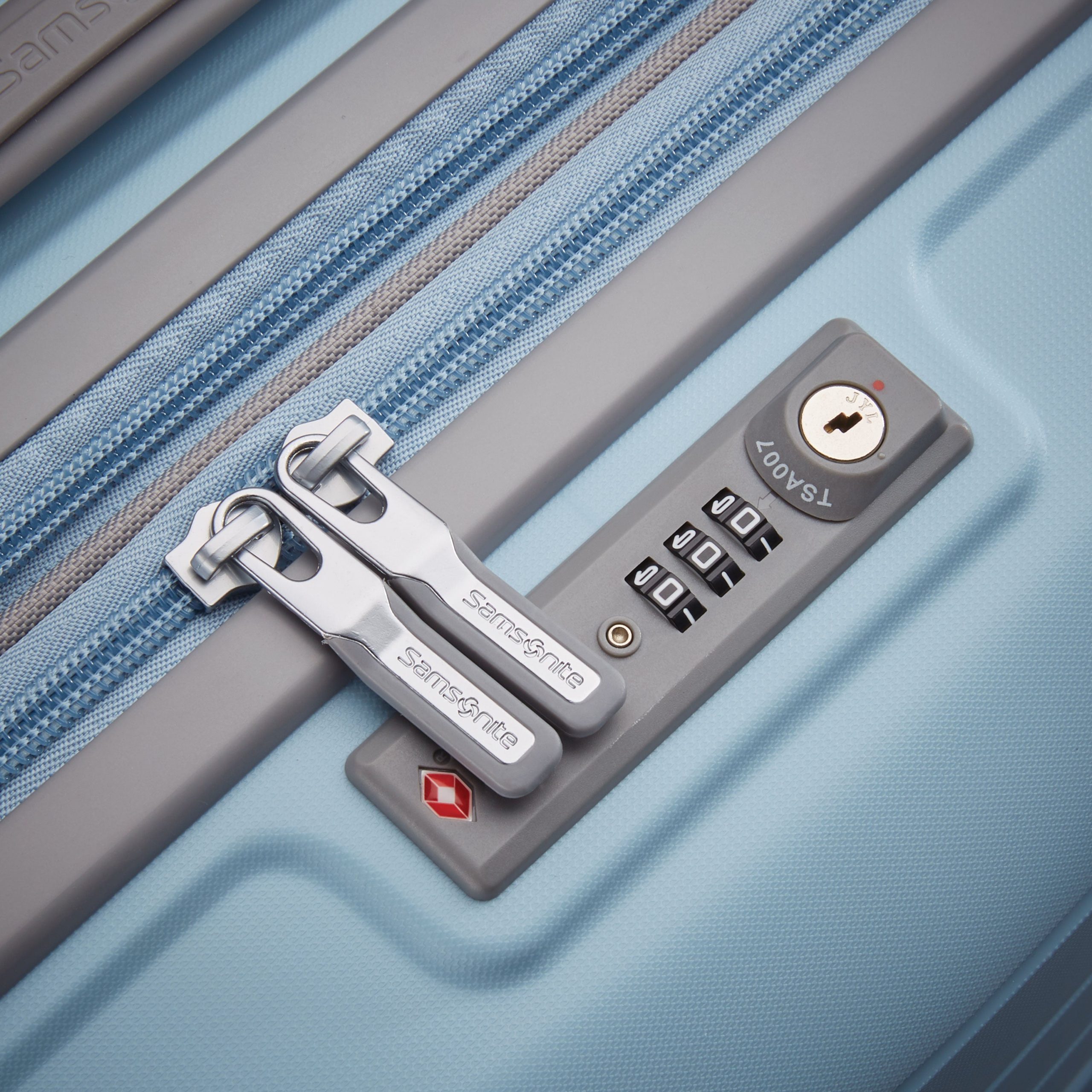 Freeform Carry-On Spinner Sky Blue - Image 5