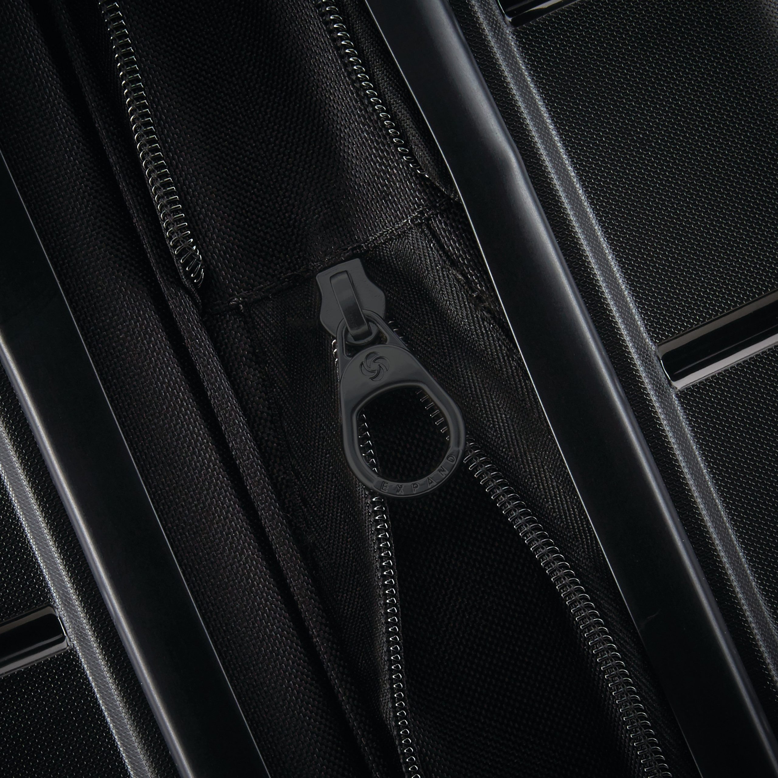 Freeform Medium Spinner Blackout - Image 4
