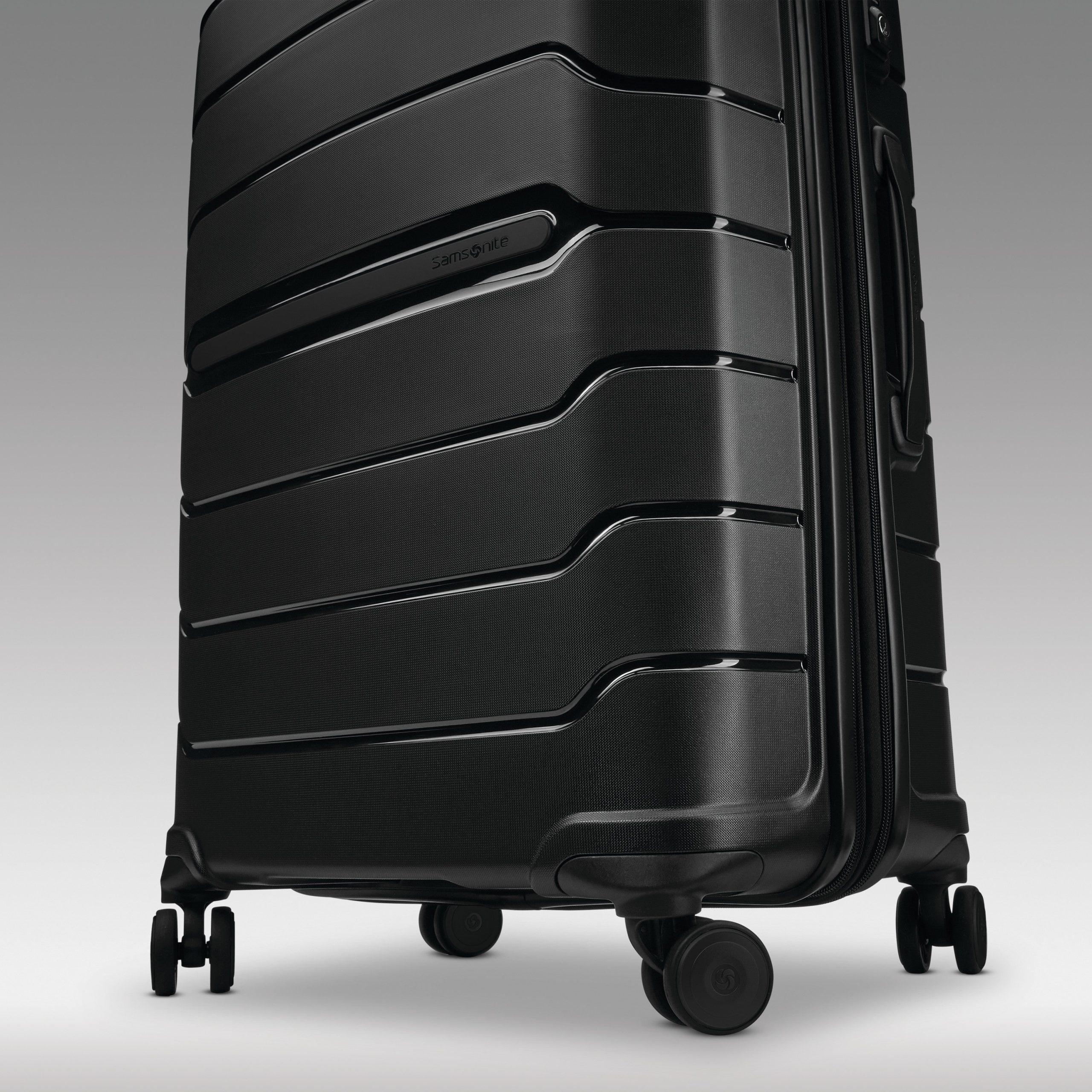 Freeform Medium Spinner Blackout - Image 8