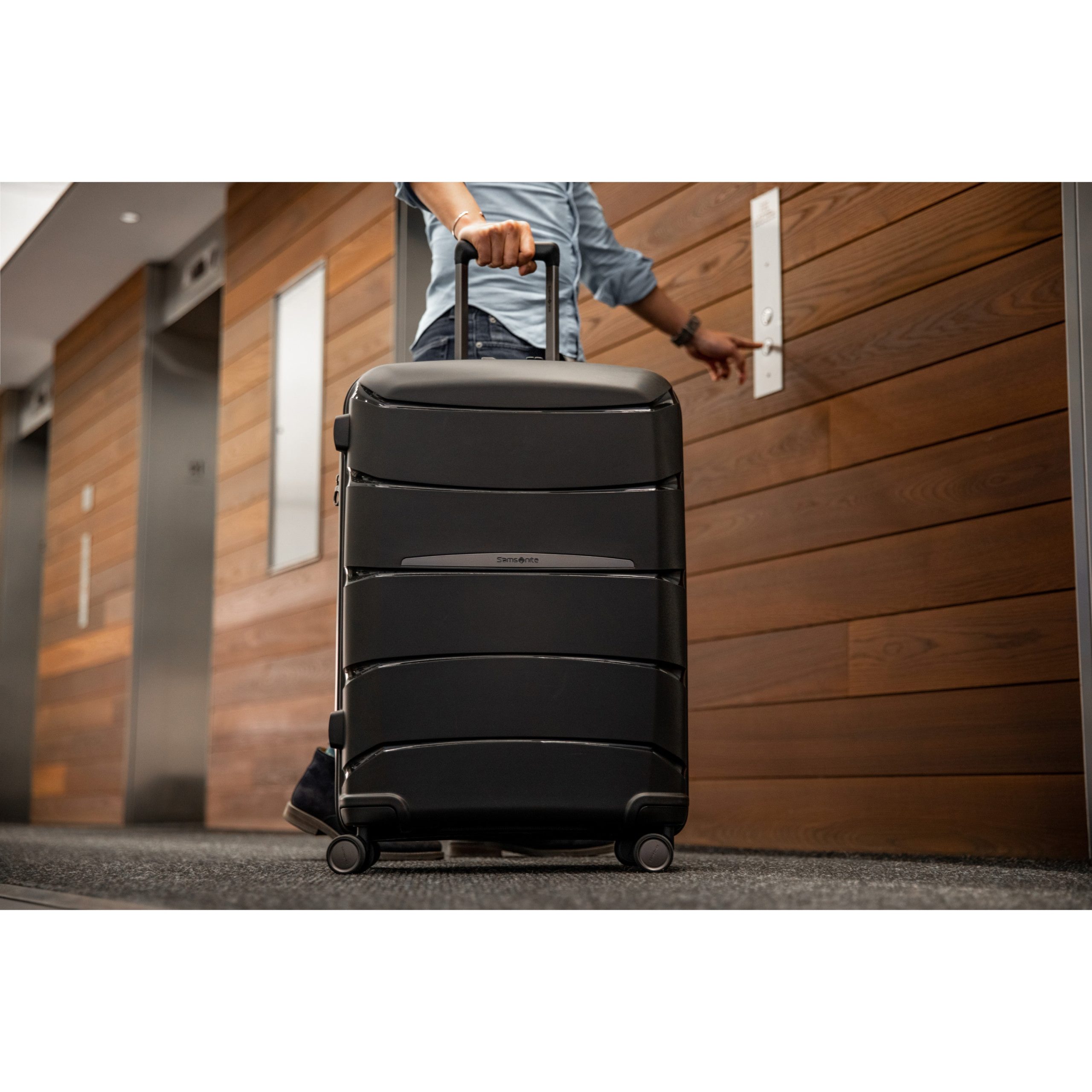 Outline Pro Large Spinner Midnight Black - Image 11